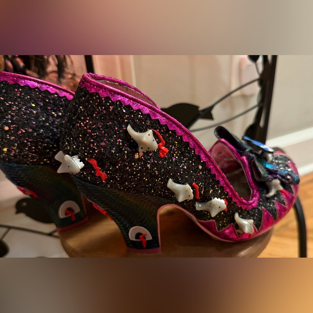 Artisan Custom OOAK Statement Heel in Shark Theme, US Size 8 - Picture 13 of 15